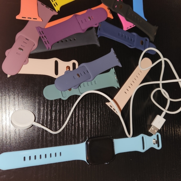 Apple Watch Series 7 - Picture 2 of 5